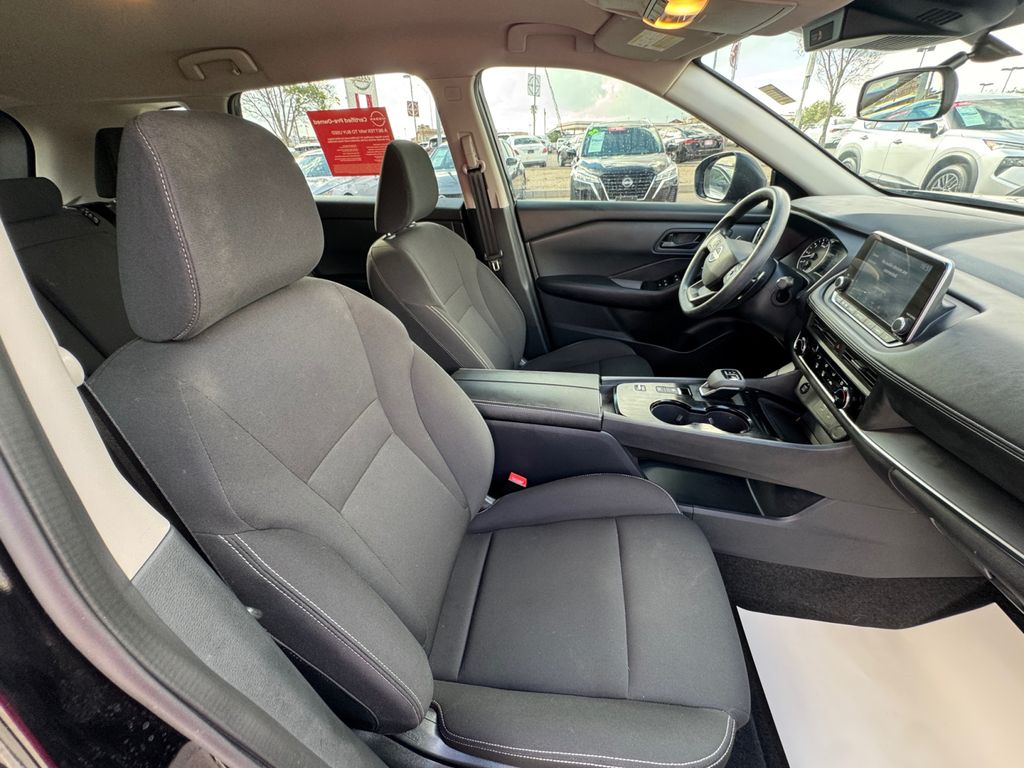 2025 Nissan Rogue S photo 19