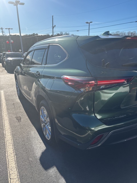 2025 Toyota Highlander Limited photo 4