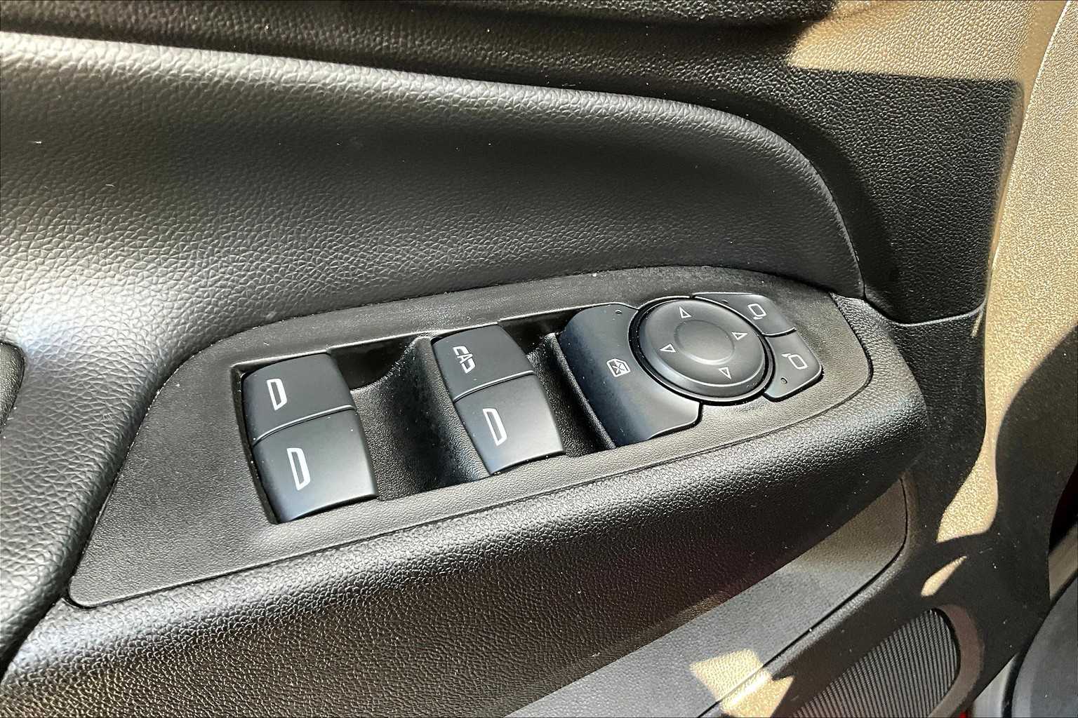 2020 Chevrolet Equinox LT photo 32
