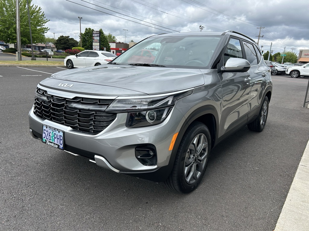 2024 Kia Seltos S photo 2