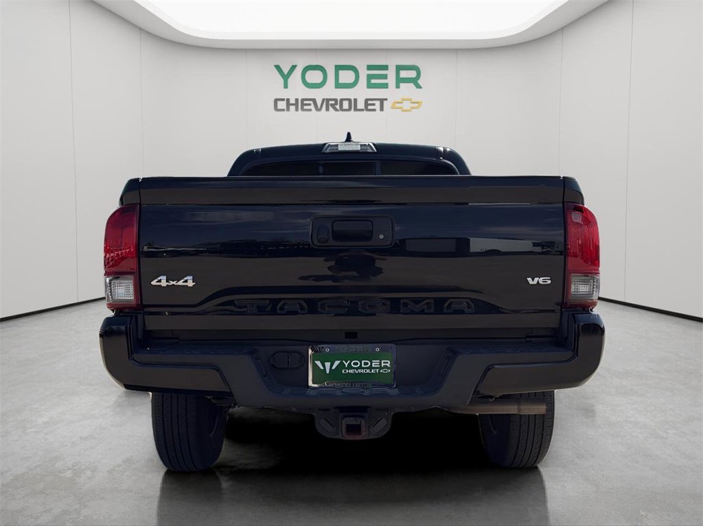 2022 Toyota Tacoma SR5 V6 4x4 photo 3