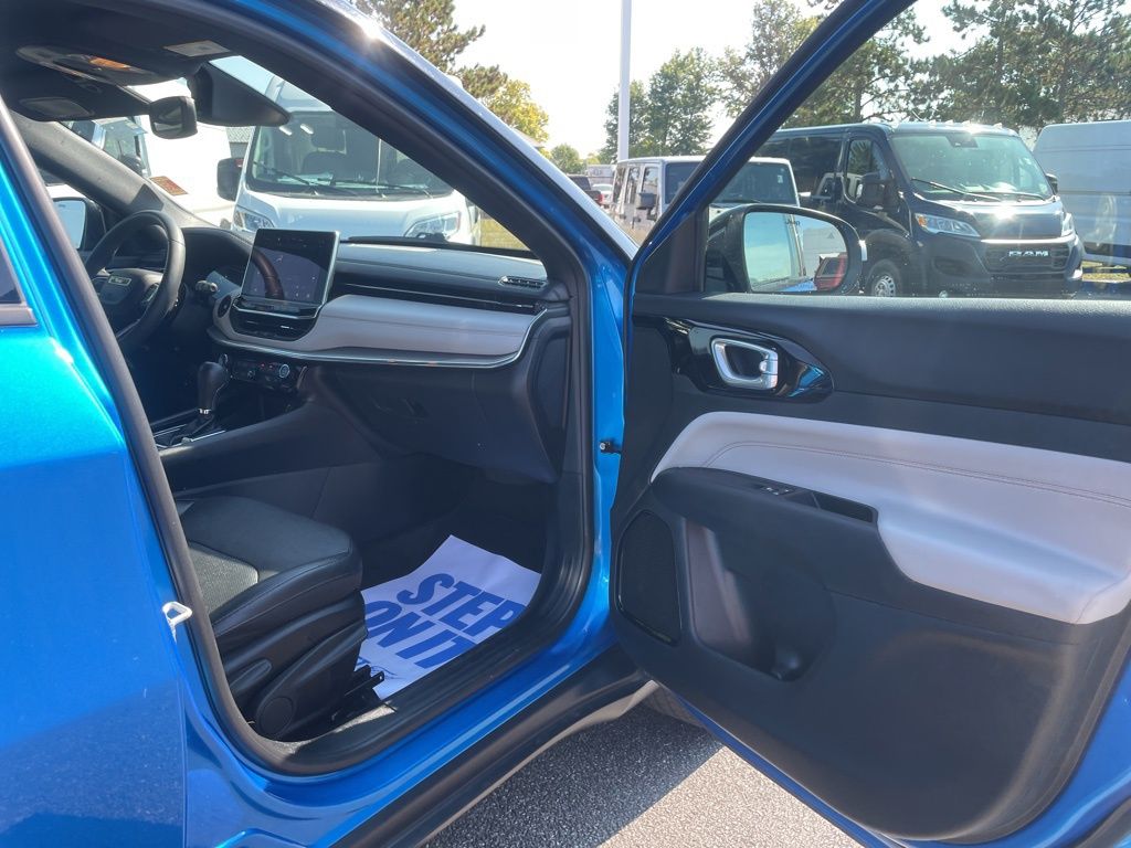 2023 Jeep Compass Limited photo 34