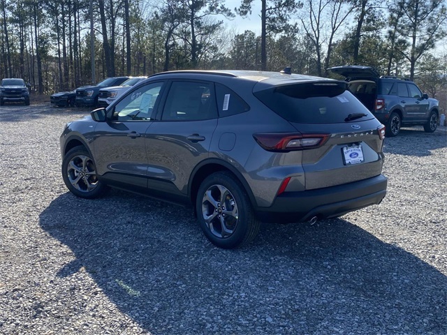 2025 Ford Escape ST-Line photo 3