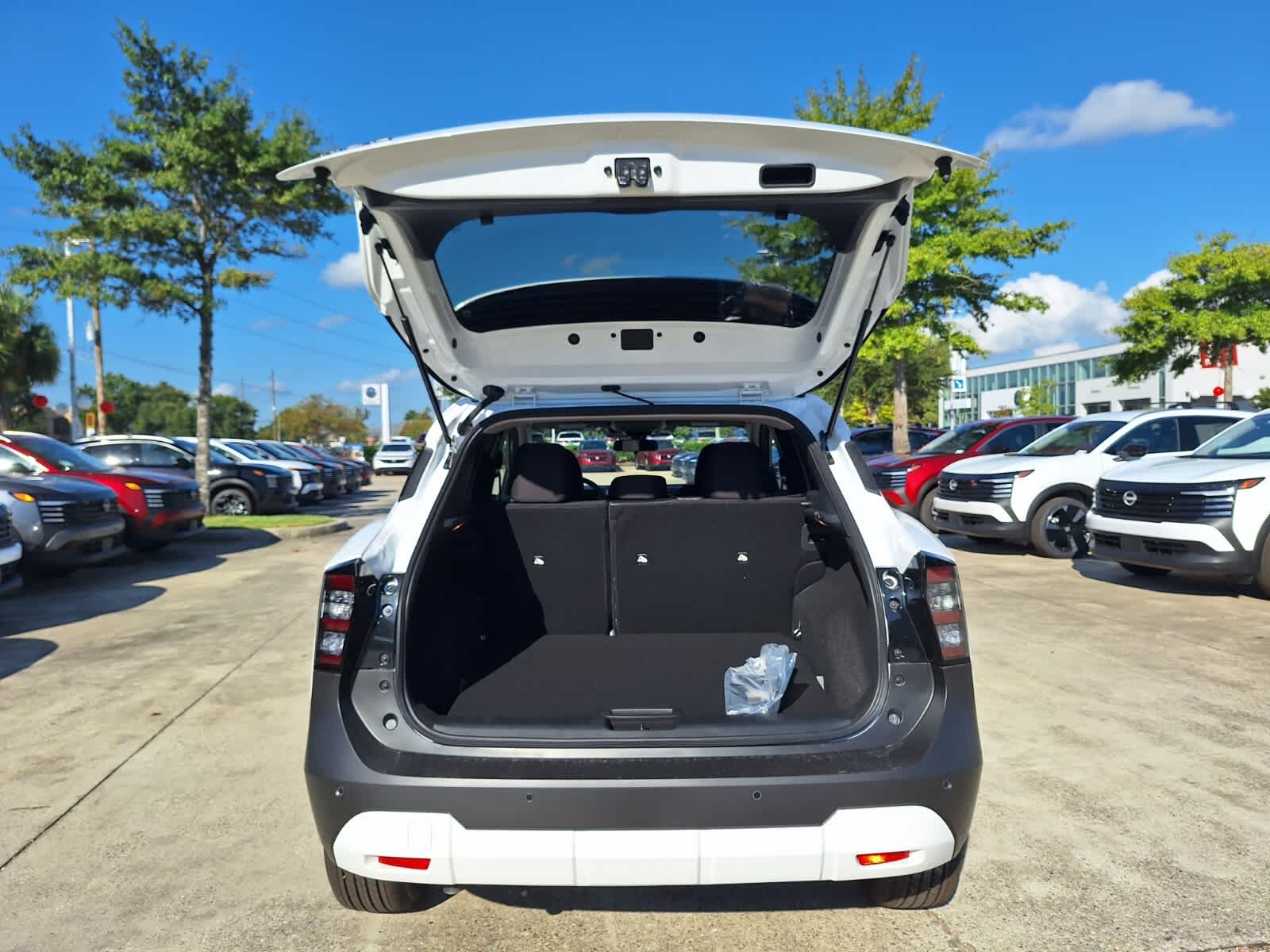 2026 Nissan Kicks SV photo 21