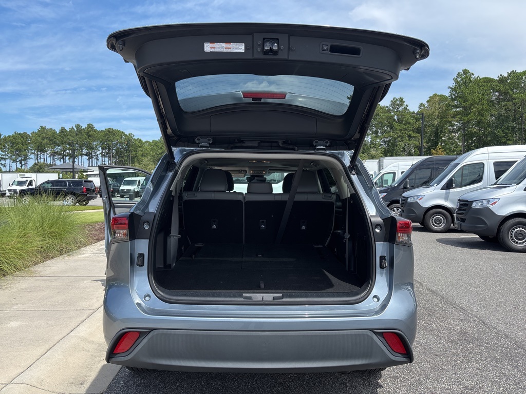 2021 Toyota Highlander XLE photo 12