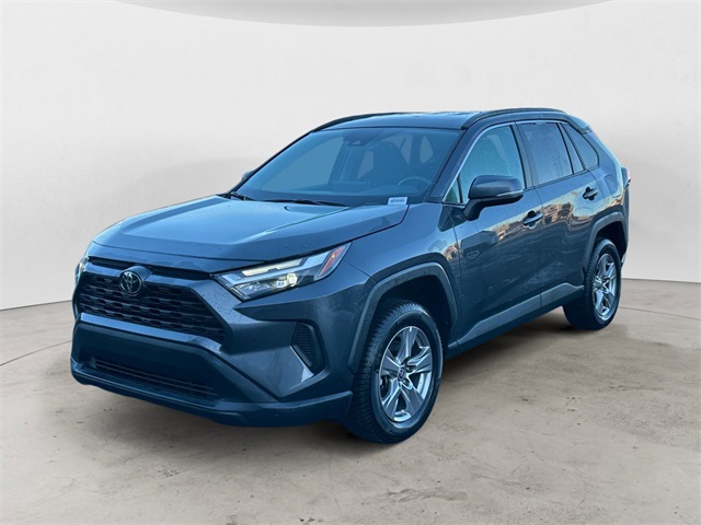 2024 Toyota RAV4 XLE's photo