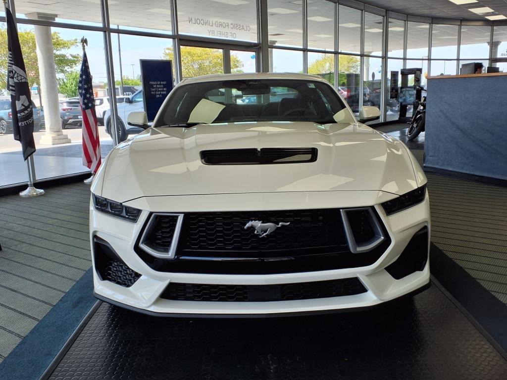 2025 Ford Mustang GT Premium photo 2