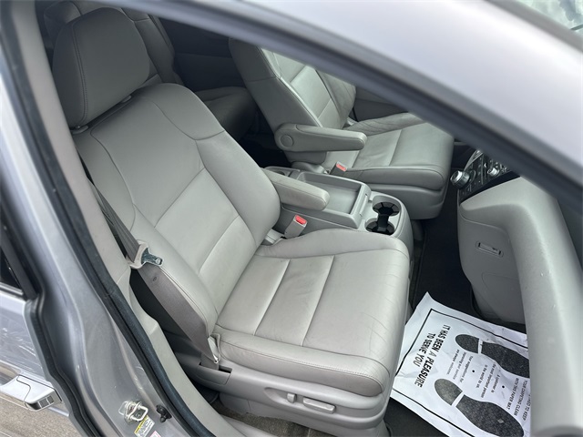 2013 Honda Odyssey Touring Elite photo 24