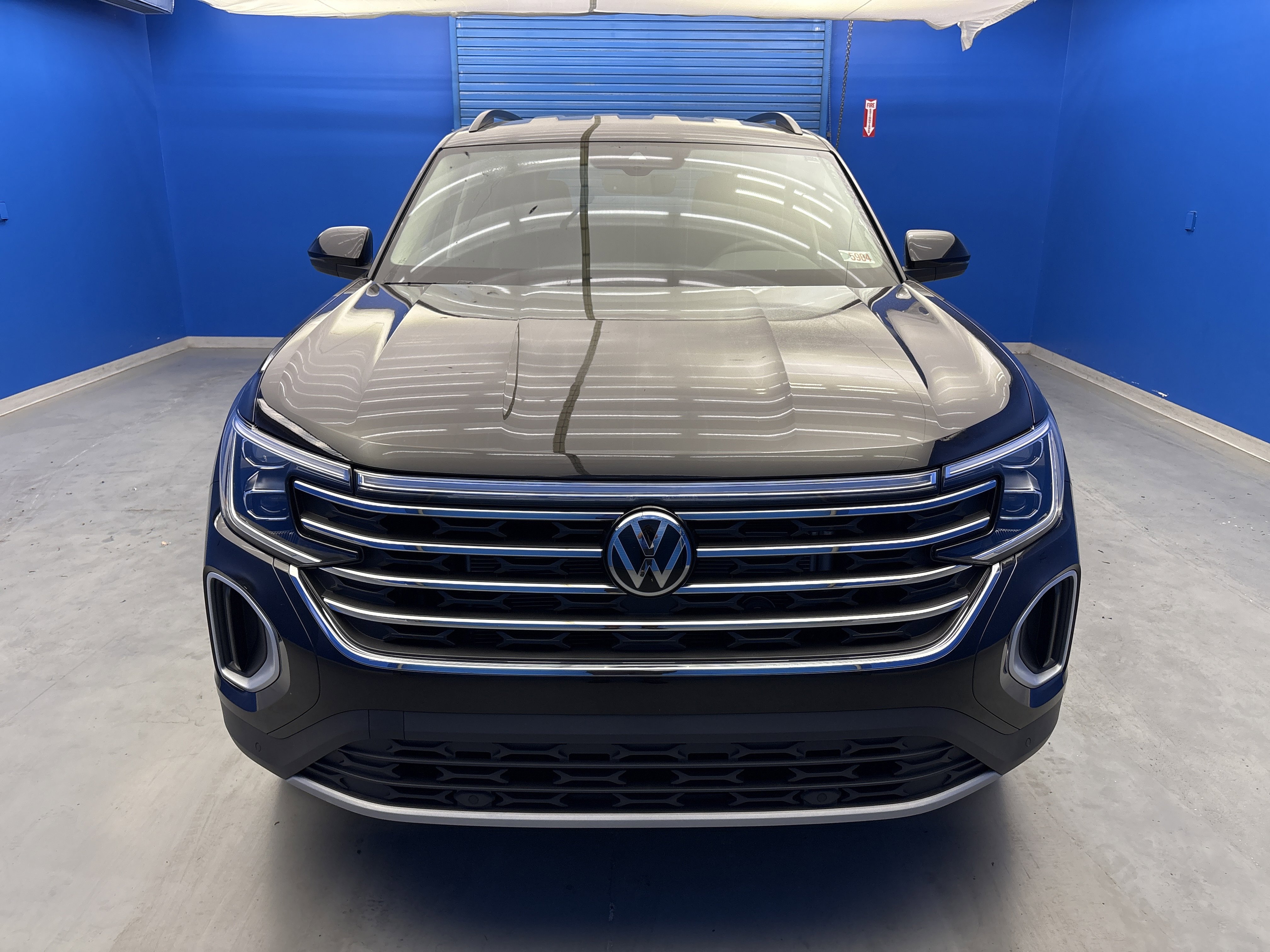 2026 Volkswagen Atlas SE Technology photo 2