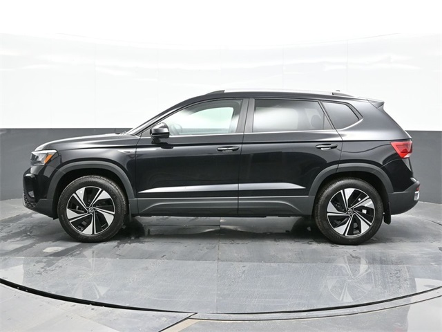 2024 Volkswagen Taos SE photo 4