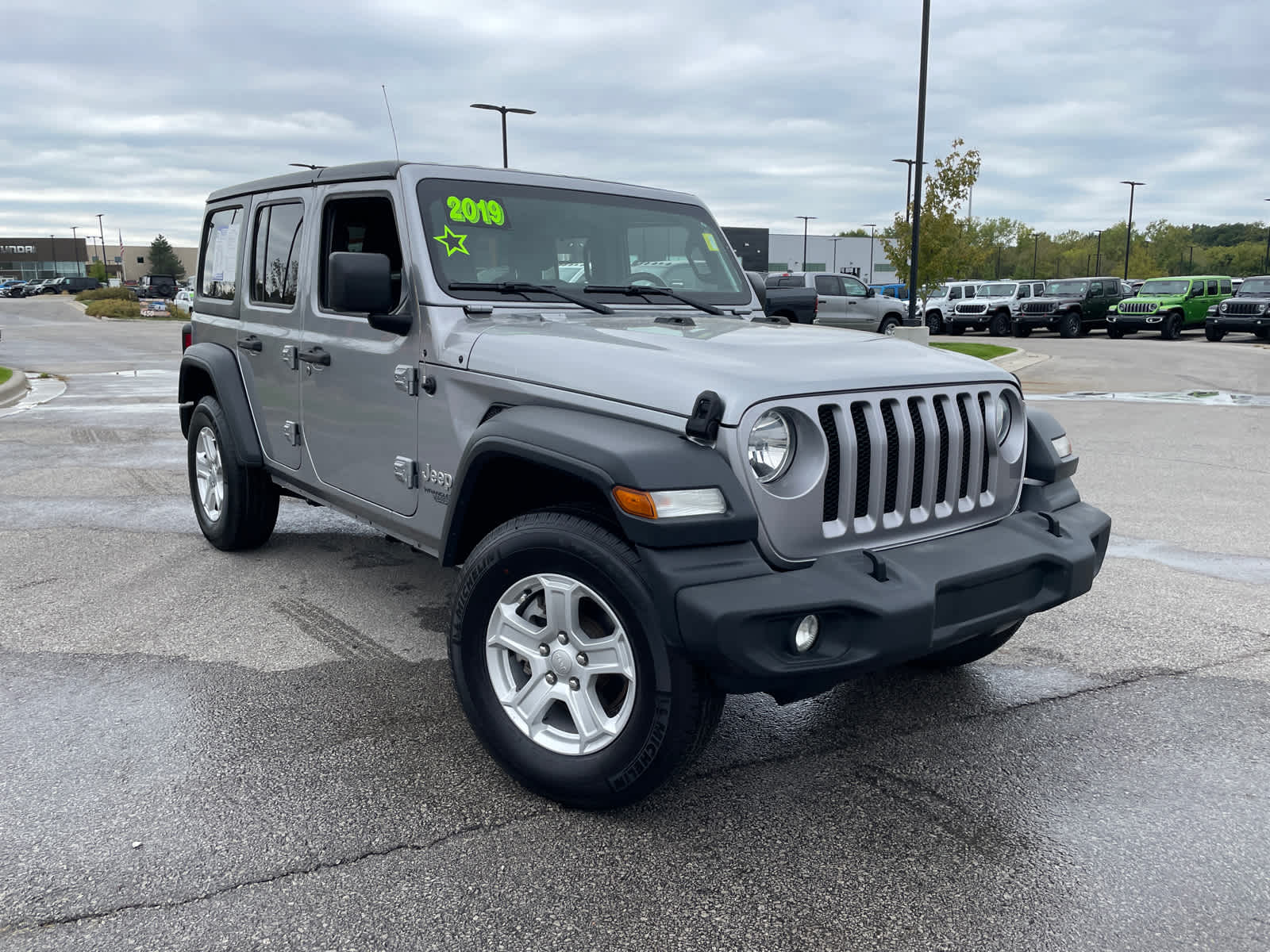 Used 2019 Jeep Wrangler Unlimited Sport S with VIN 1C4HJXDNXKW593364 for sale in Kansas City