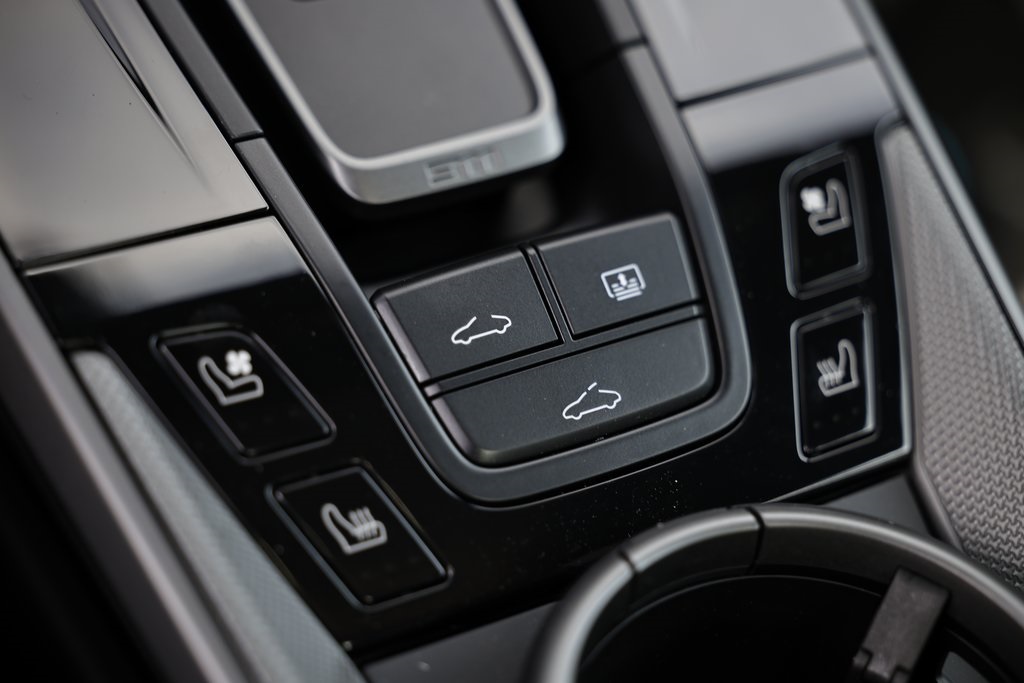 2025 Porsche 911 photo 38