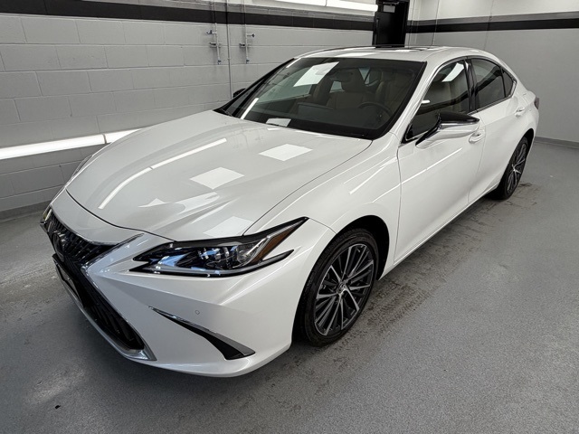 2023 Lexus ES 250
