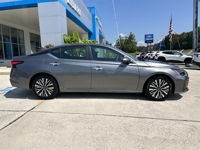 2023 Nissan Altima 2.5 SV photo 3