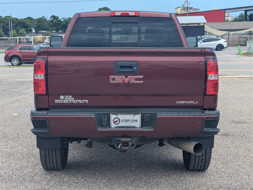 2017 Gmc Sierra 2500 HD Denali photo 4