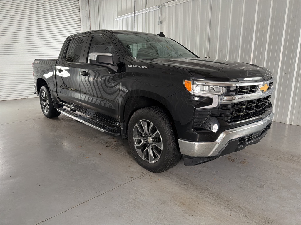 2023 Chevrolet Silverado 1500 LT's photo