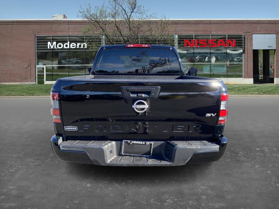 2024 Nissan Frontier SV photo 2