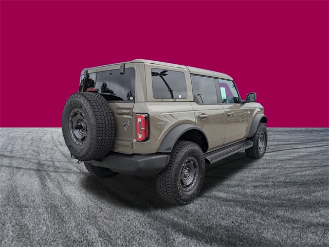 2025 Ford Bronco Outer Banks photo 3