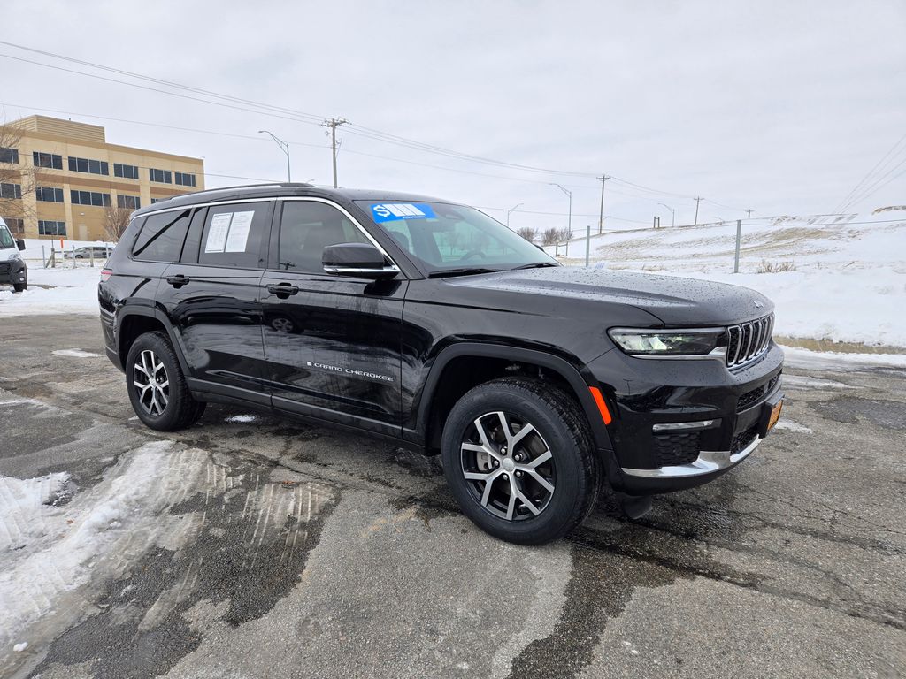 2023 Jeep Grand Cherokee L Limited's photo