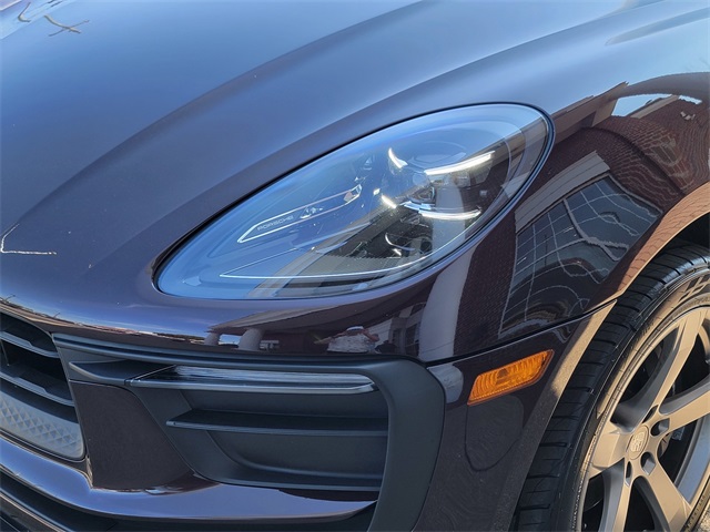 2023 Porsche Macan T photo 10
