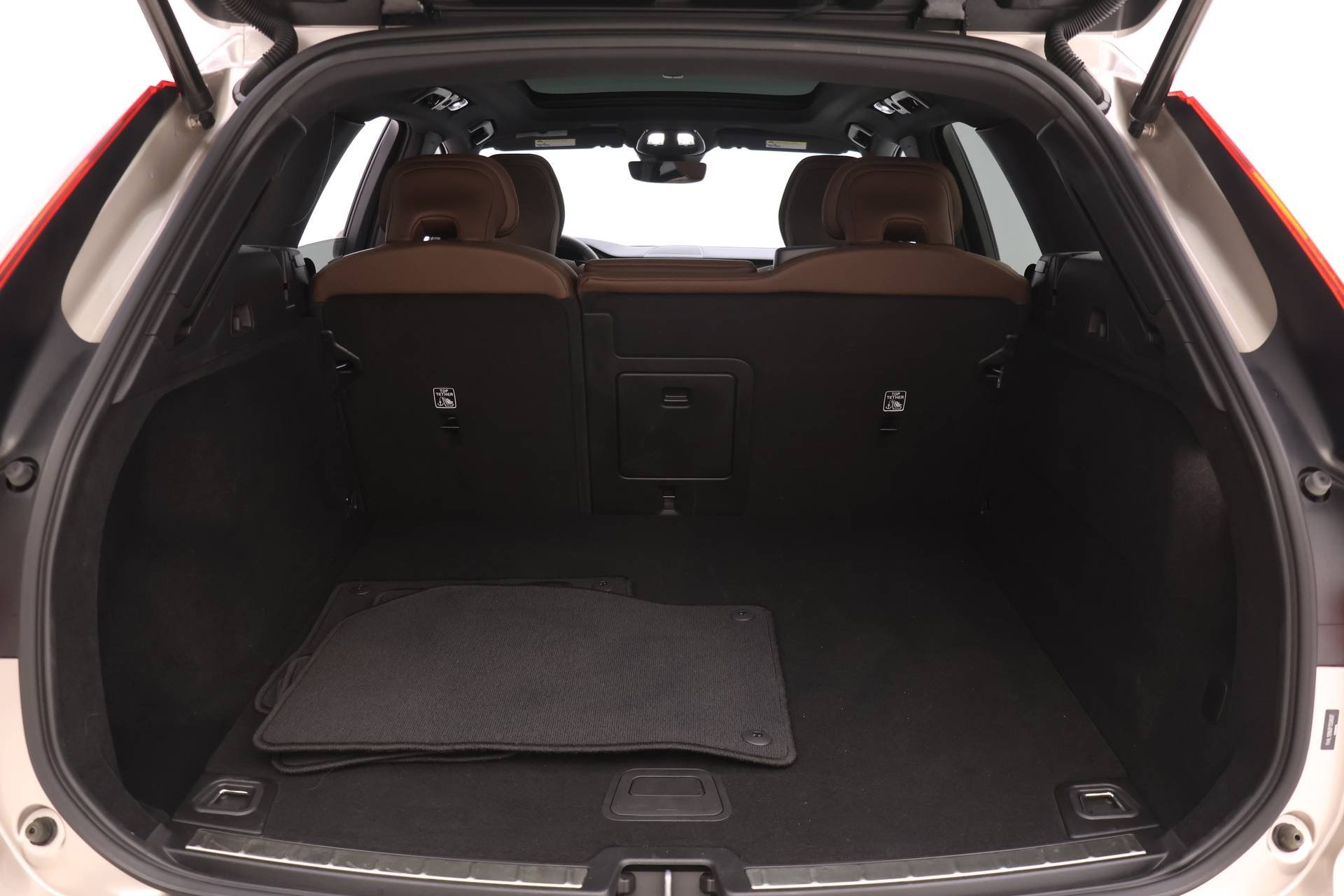 2023 Volvo XC60 B5 Plus photo 16