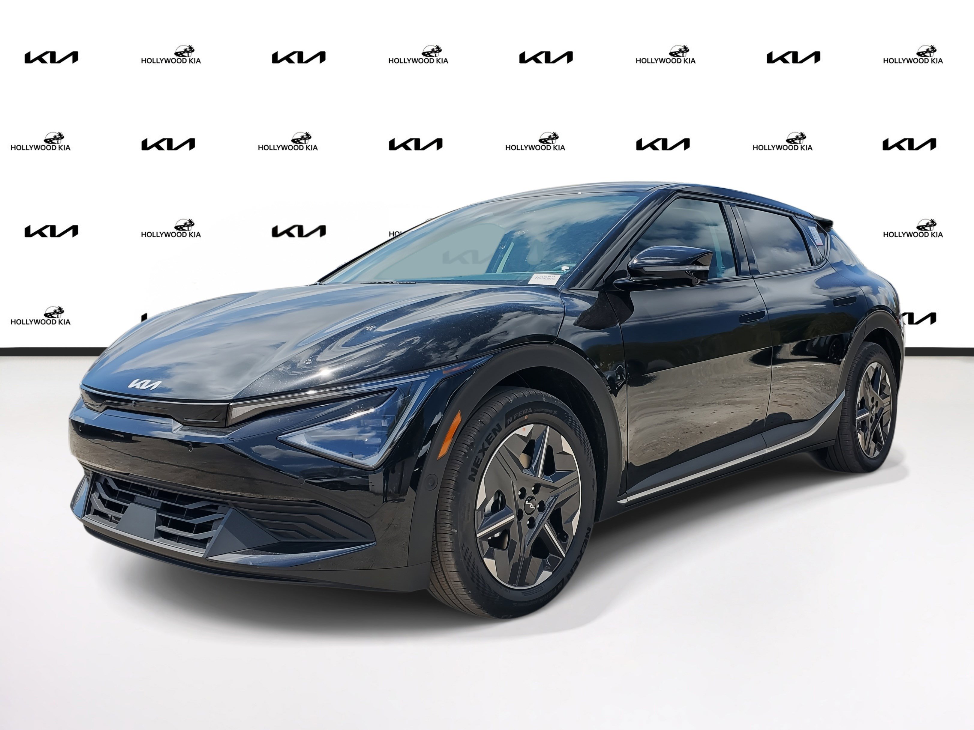 2025 Kia EV6 Wind photo 4