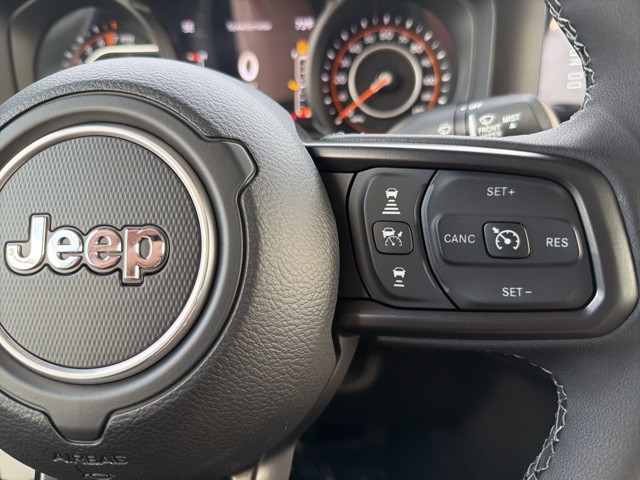 2025 Jeep Gladiator Sport S photo 16