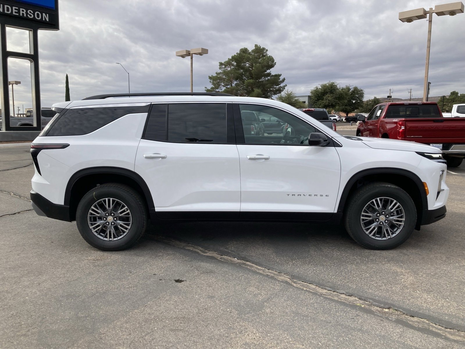 2026 Chevrolet Traverse photo 4