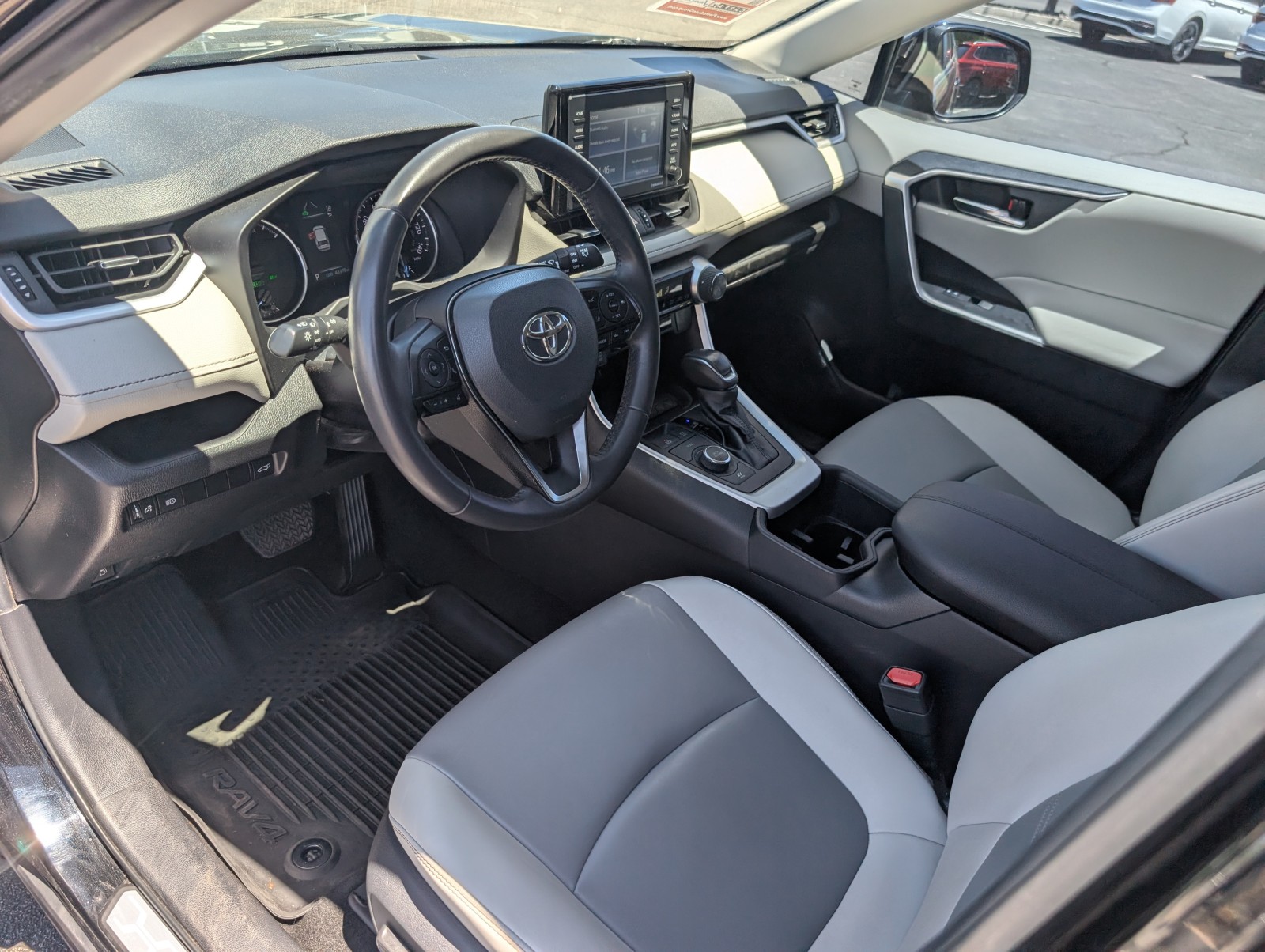 Used 2022 Midnight Black Metallic Toyota Hybrid XLE Premium image 10