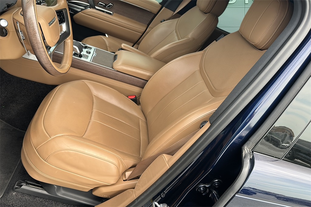2023 Land Rover Range Rover SE photo 19