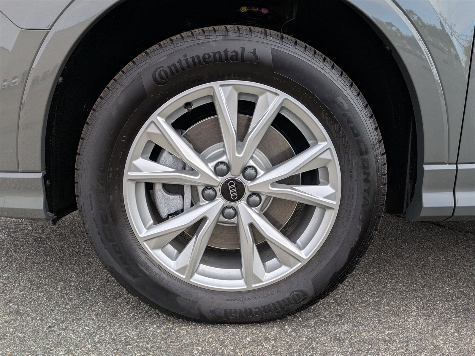 2025 Audi Q3 S line Premium photo 9