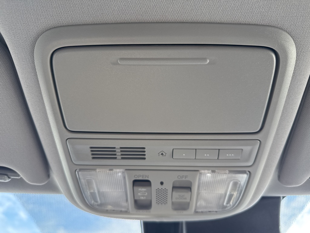 2016 Honda Pilot Touring photo 33