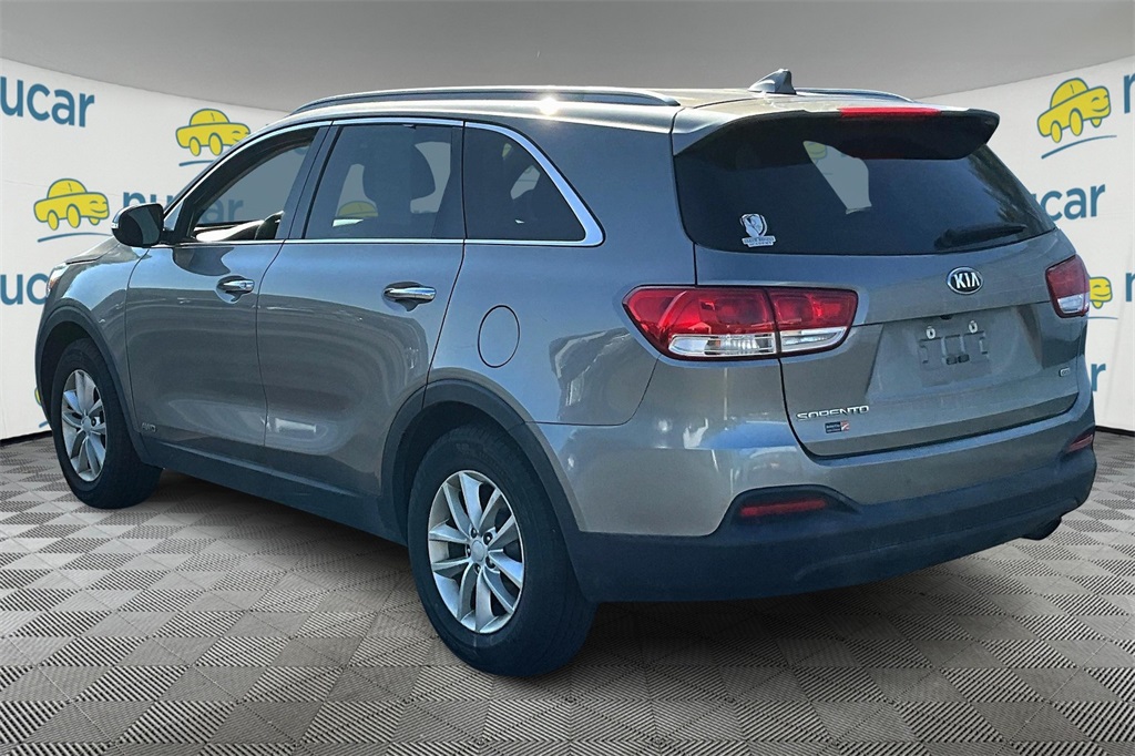2018 Kia Sorento LX photo 4