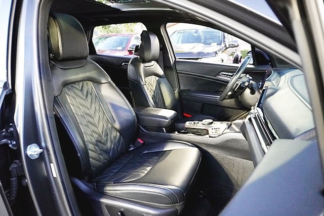 Used 2023 Gray Kia X-Line Prestige image 11