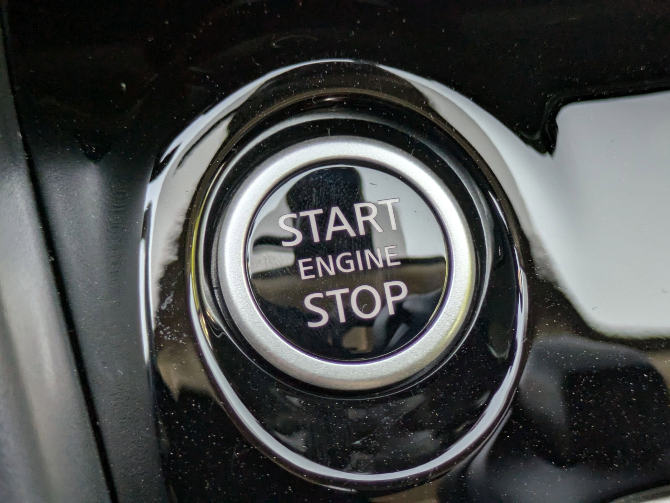 2025 Nissan Versa SV photo 21