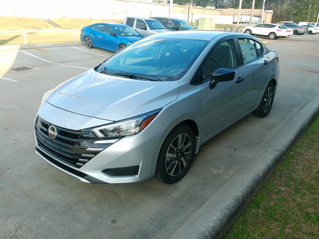 2025 Nissan Versa S photo 6