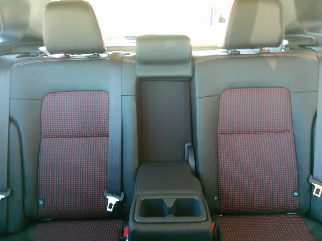 2025 Nissan Kicks SR photo 28