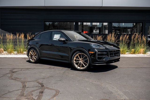 2025 Porsche Cayenne Turbo GT photo 33