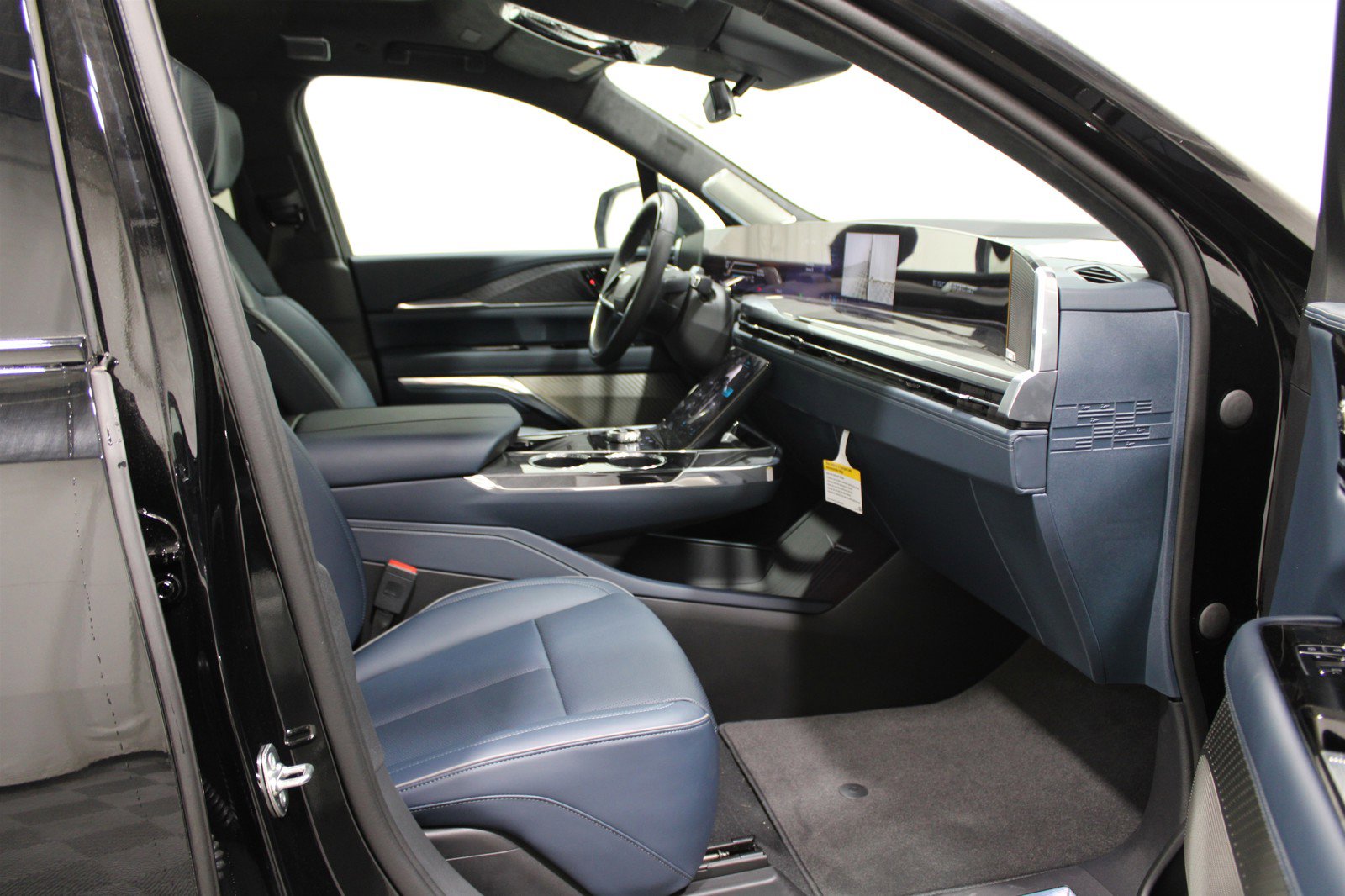 2025 Cadillac Escalade IQ Luxury photo 20