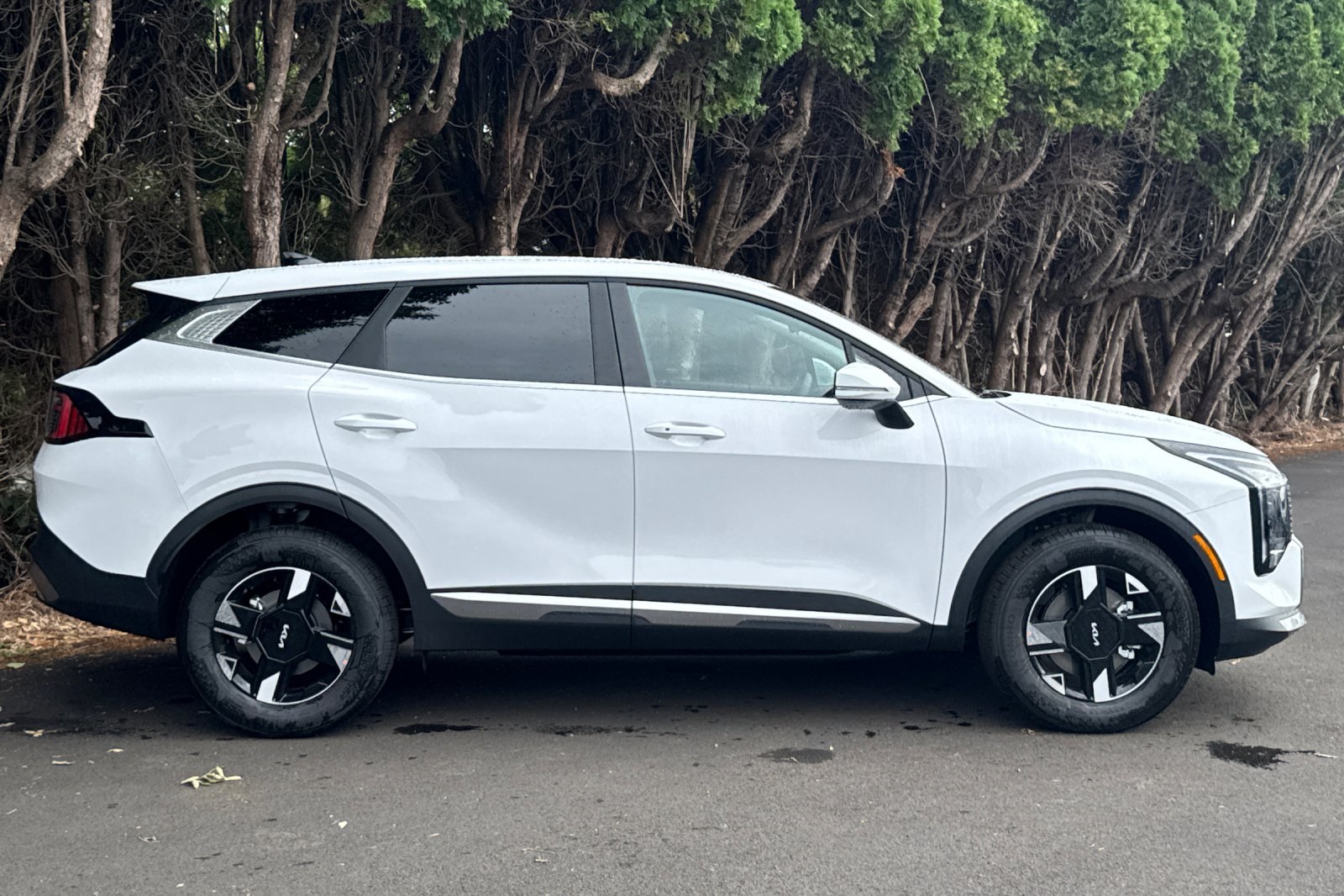 2026 Kia Sportage LX photo 2