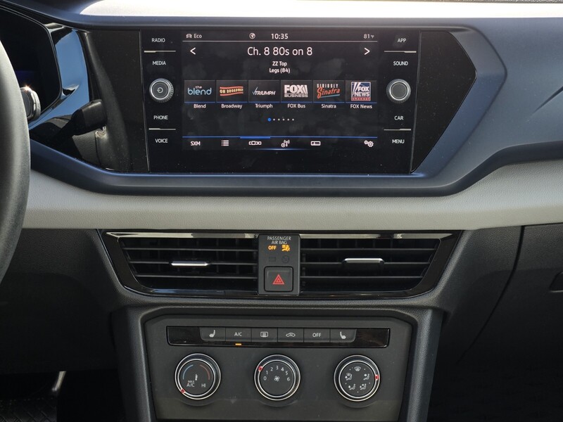 2022 Volkswagen Taos SE photo 11