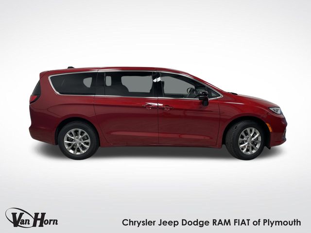 2025 Chrysler Pacifica photo 2