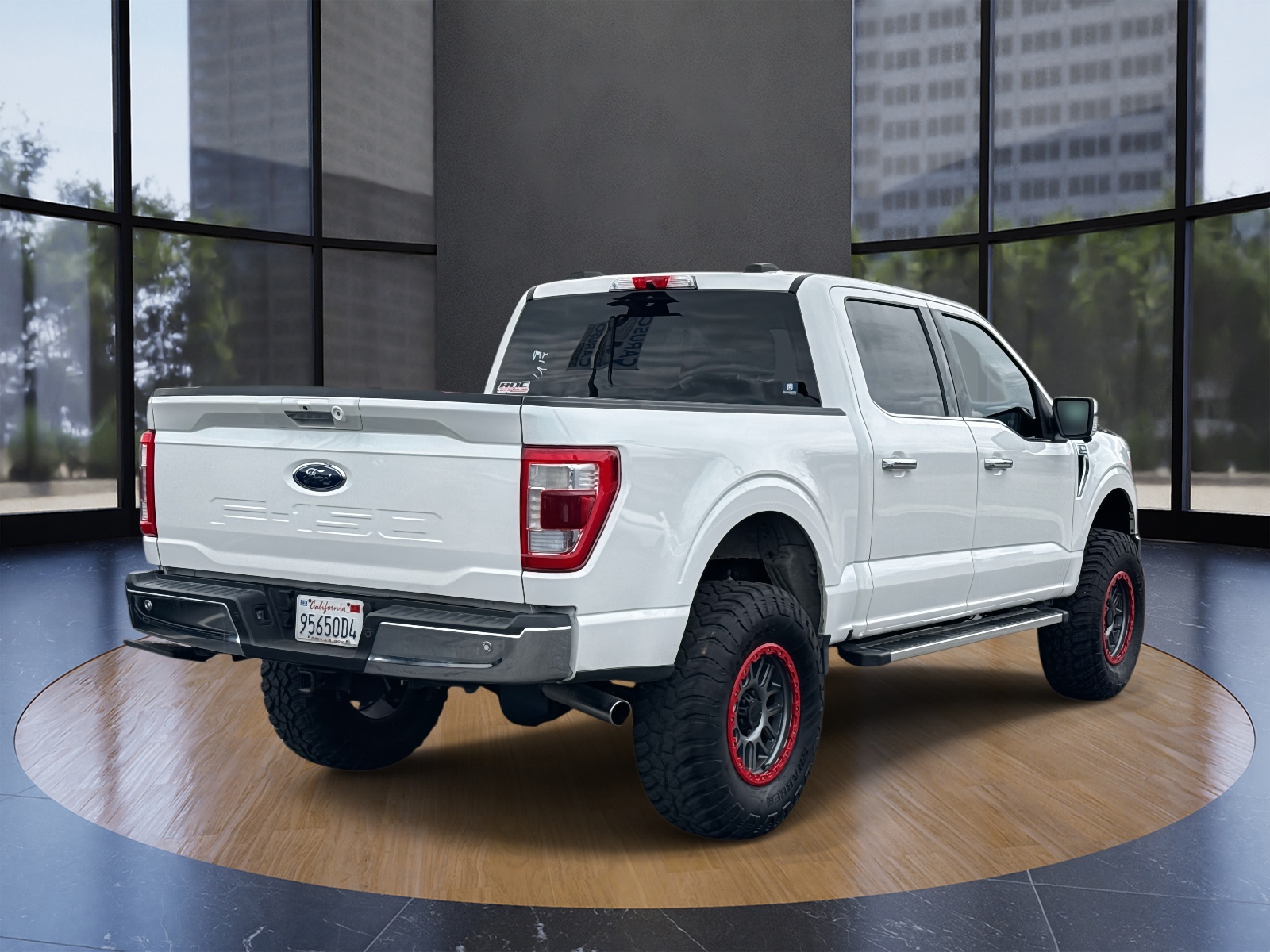 2022 Ford F-150 Lariat photo 2