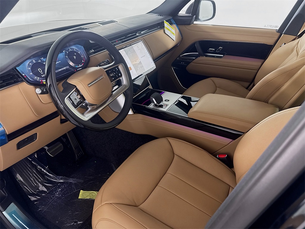 2025 Land Rover Range Rover SE photo 6