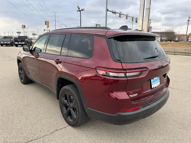 2022 Jeep Grand Cherokee Limited photo 2