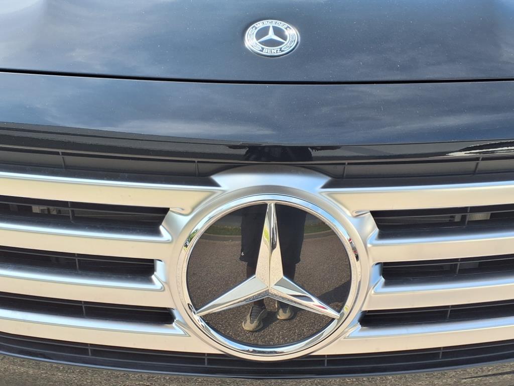 2025 Mercedes Benz GLB 250 photo 3