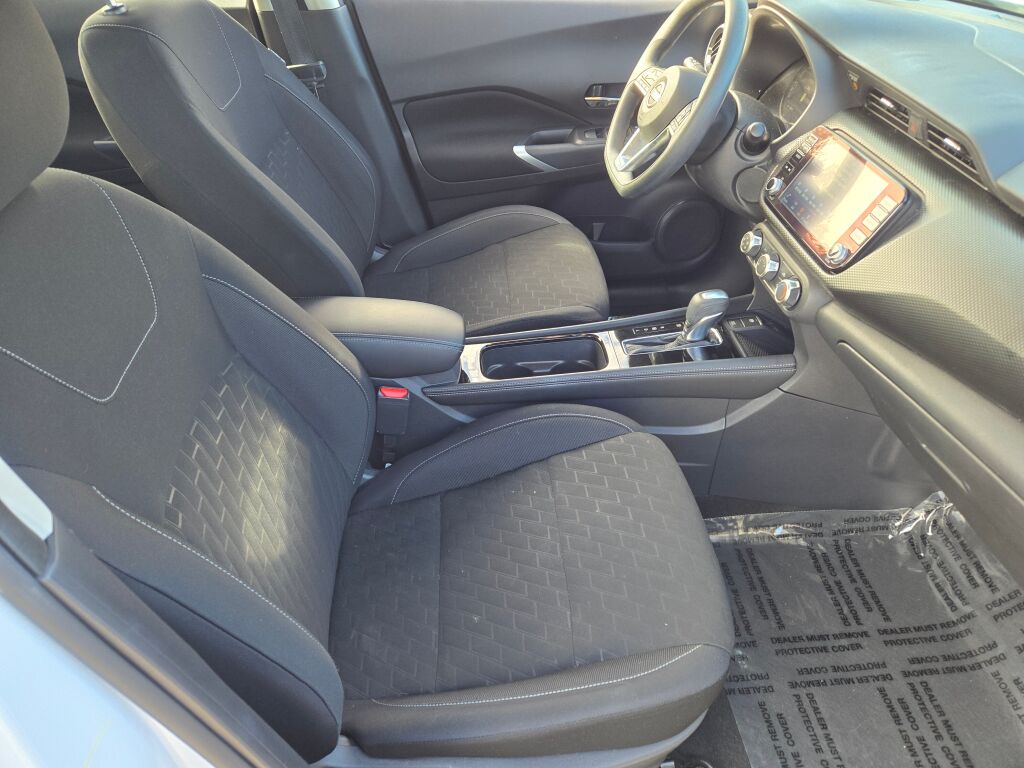 2023 Nissan Kicks SV photo 4