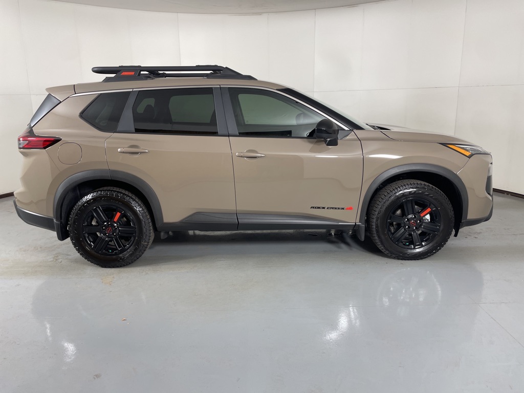 2026 Nissan Rogue SV photo 4