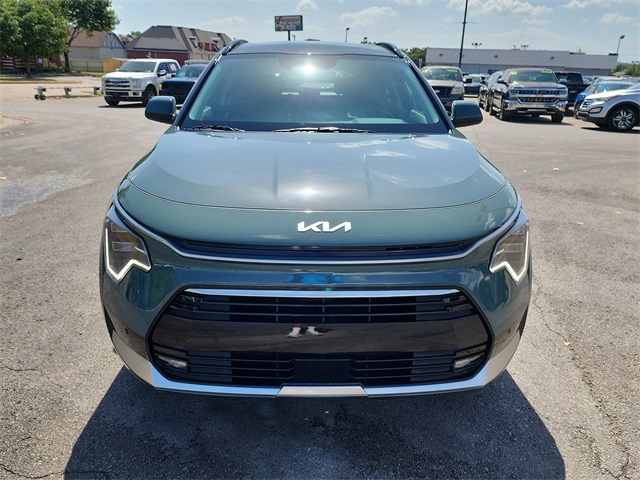 2025 Kia Niro SX Touring photo 9