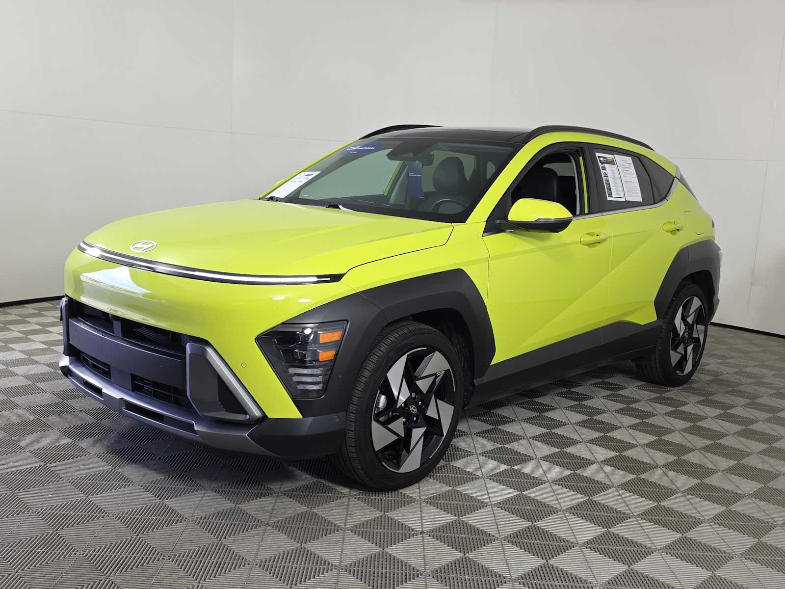2024 Hyundai Kona Limited photo 3